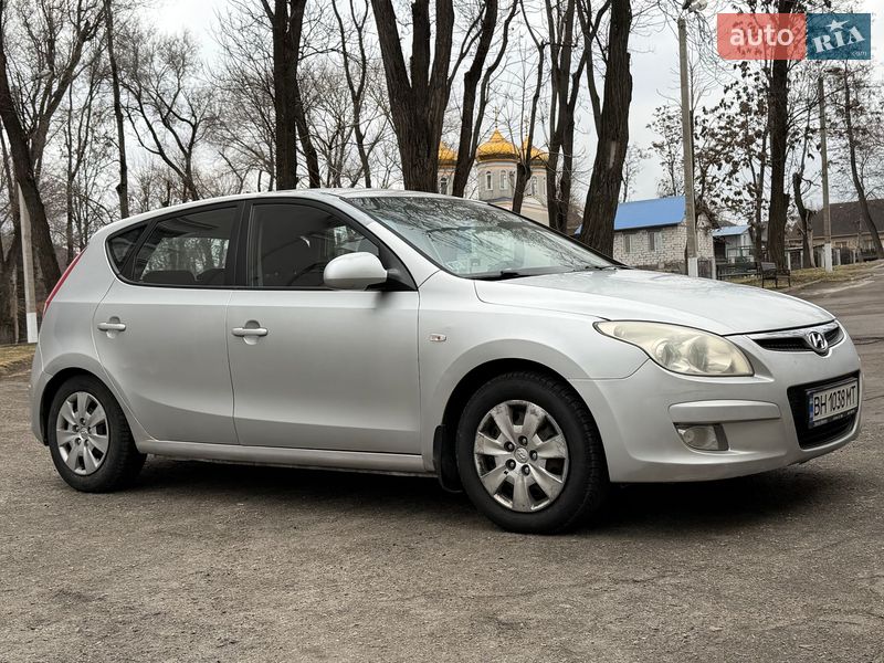 Хэтчбек Hyundai i30 2007 в Каменском