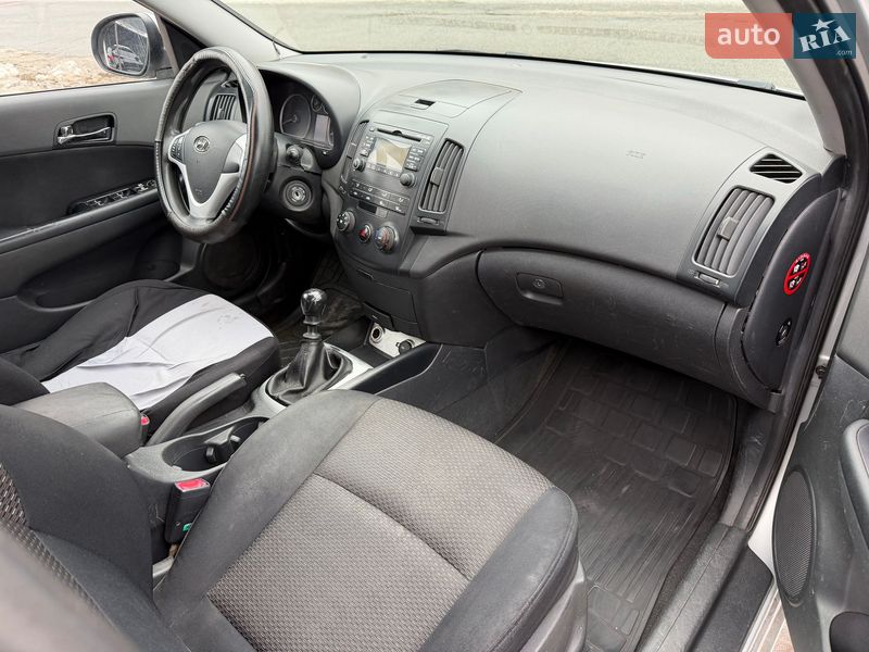 Хэтчбек Hyundai i30 2007 в Каменском