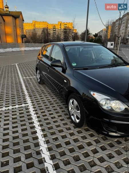 Хэтчбек Hyundai i30 2009 в Луцке