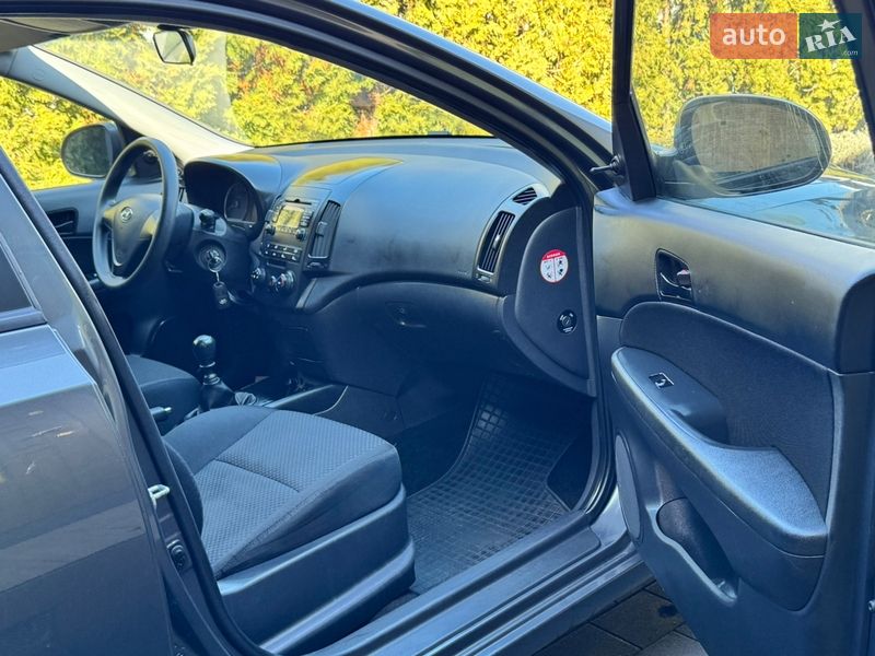Хэтчбек Hyundai i30 2009 в Дубно