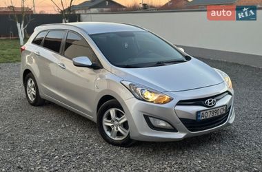 Универсал Hyundai i30 2014 в Ужгороде