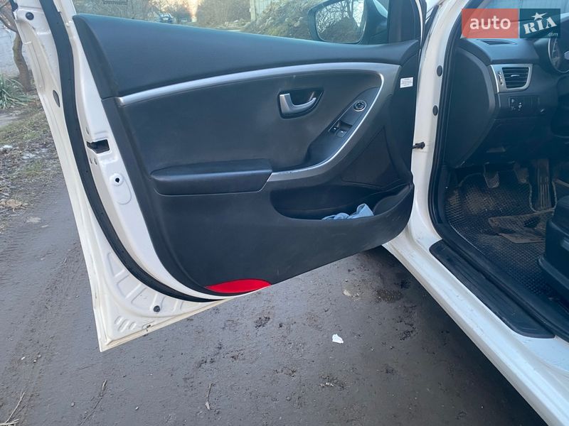 Универсал Hyundai i30 2013 в Днепре