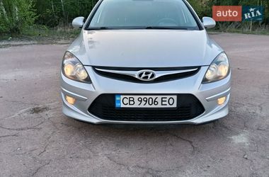 Хэтчбек Hyundai i30 2011 в Чернигове