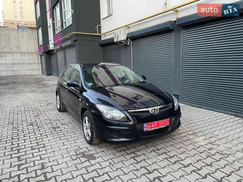 Хэтчбек Hyundai i30 2009 в Хмельницком