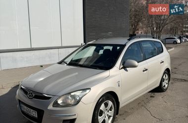Универсал Hyundai i30 2010 в Днепре