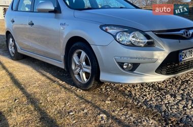 Універсал Hyundai i30 2011 в Рівному