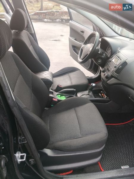 Универсал Hyundai i30 2012 в Днепре