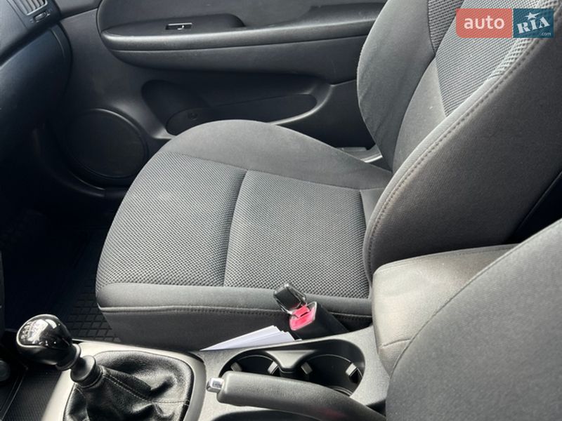 Универсал Hyundai i30 2008 в Дубно