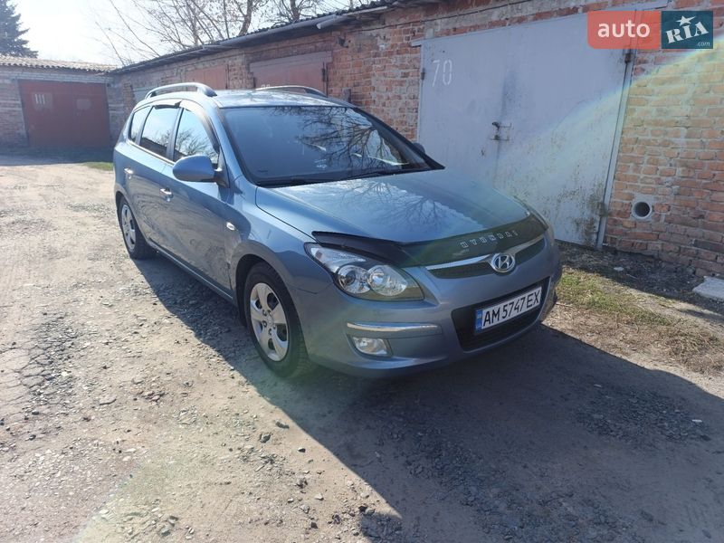 Универсал Hyundai i30 2010 в Миргороде