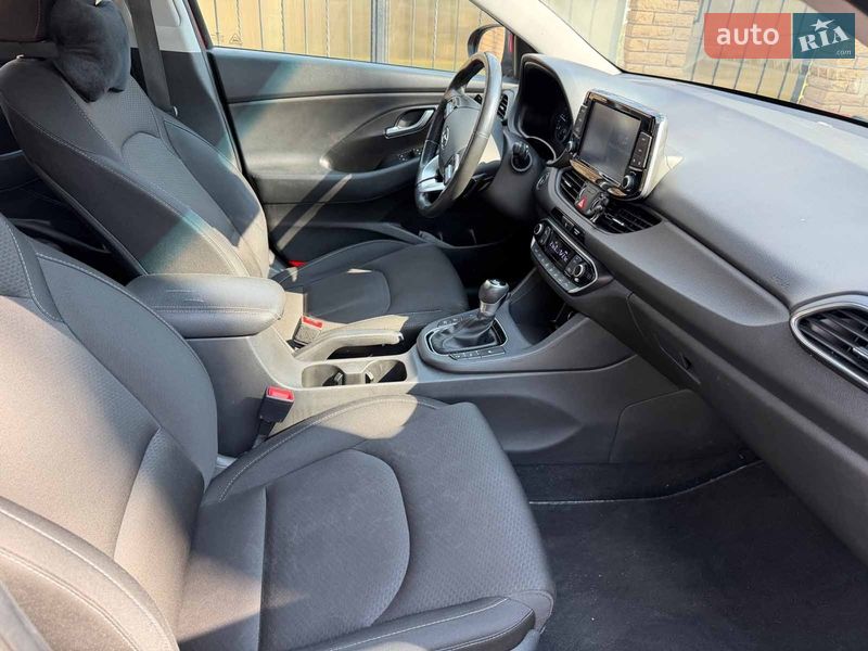 Универсал Hyundai i30 2020 в Киеве фото 25 Универсал Hyundai i30 2020 в Киеве