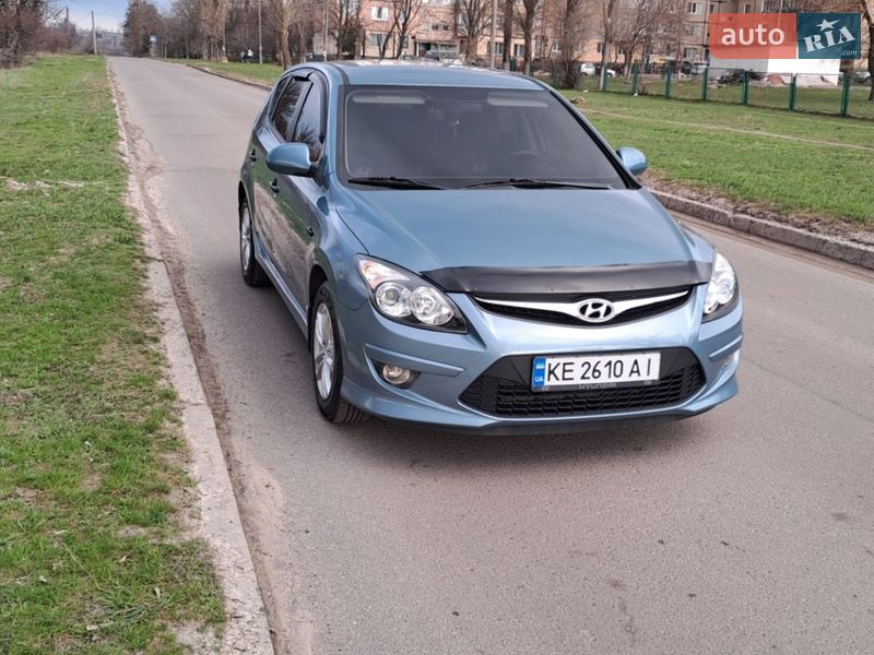 Хетчбек Hyundai i30 2010 в Кривому Розі