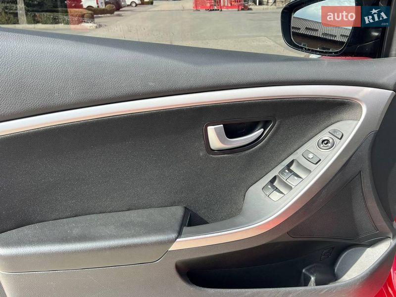 Універсал Hyundai i30 2012 в Дніпрі