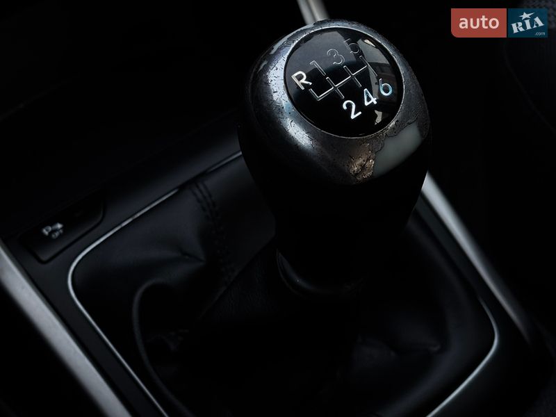 Универсал Hyundai i30 2015 в Белогородке фото 27 Универсал Hyundai i30 2015 в Белогородке