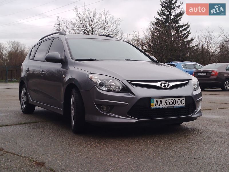 Универсал Hyundai i30 2011 в Желтых Водах
