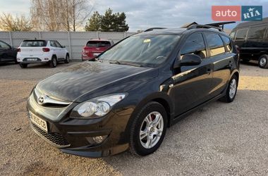 Універсал Hyundai i30 2010 в Радивиліві