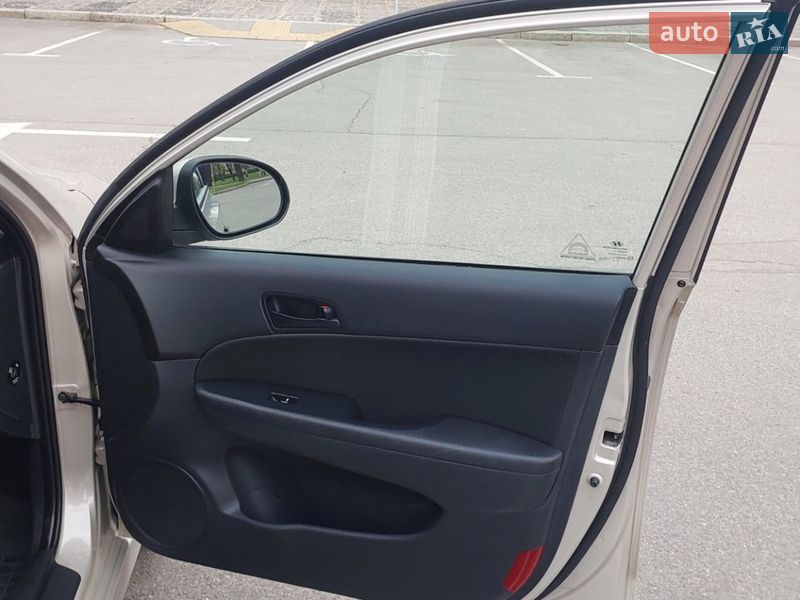 Хэтчбек Hyundai i30 2010 в Николаеве