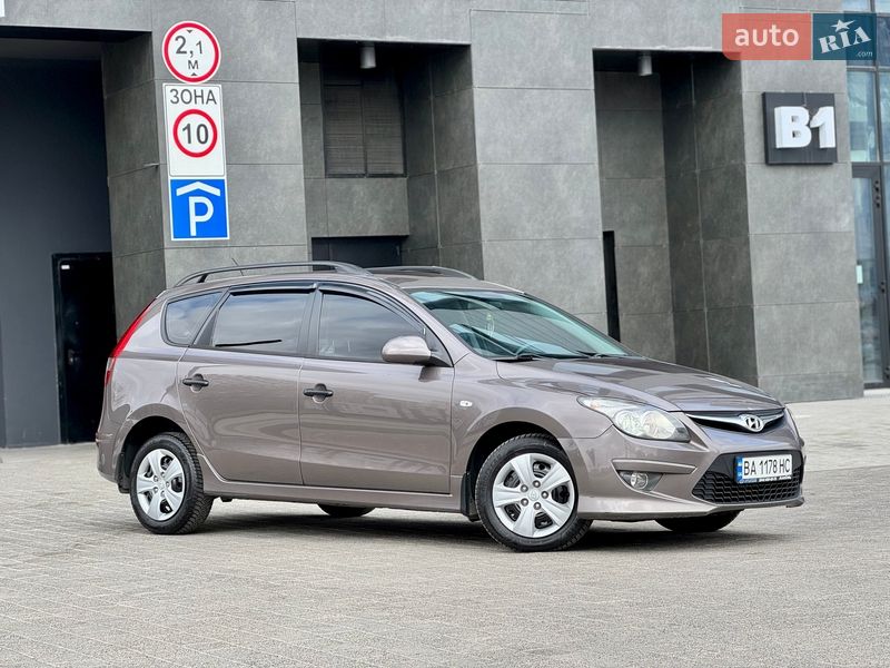 Универсал Hyundai i30 2011 в Киеве фото 3 Универсал Hyundai i30 2011 в Киеве