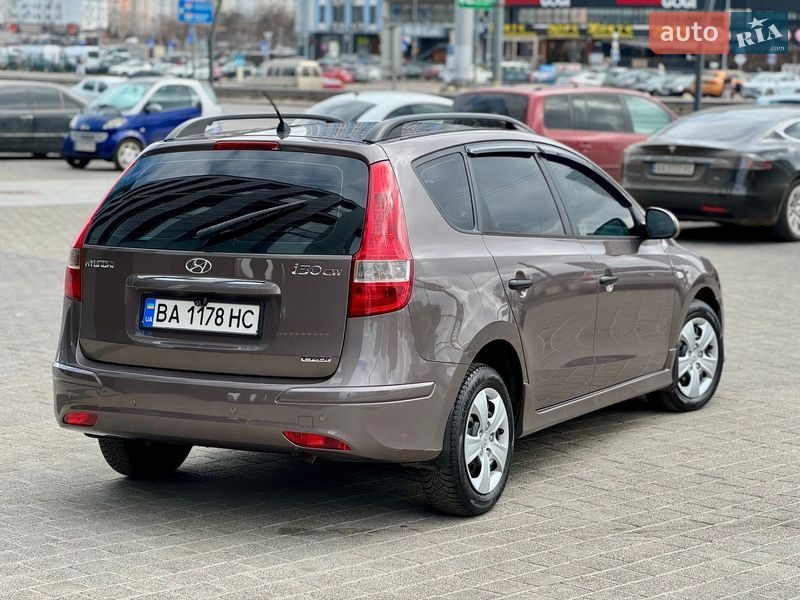 Универсал Hyundai i30 2011 в Киеве фото 10 Универсал Hyundai i30 2011 в Киеве