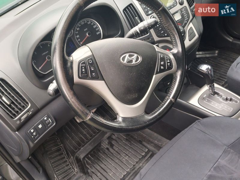 Универсал Hyundai i30 2010 в Каменец-Подольском фото 12 Универсал Hyundai i30 2010 в Каменец-Подольском