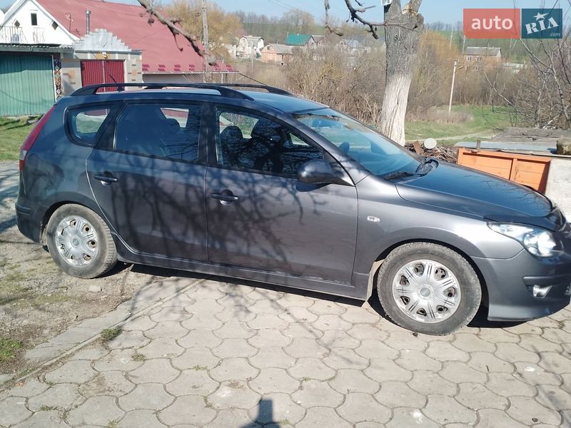 Универсал Hyundai i30 2010 в Каменец-Подольском фото 3 Универсал Hyundai i30 2010 в Каменец-Подольском