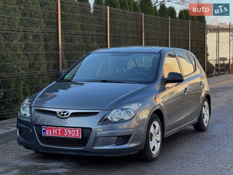 Хэтчбек Hyundai i30 2009 в Вознесенске