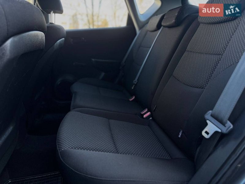 Хэтчбек Hyundai i30 2009 в Вознесенске