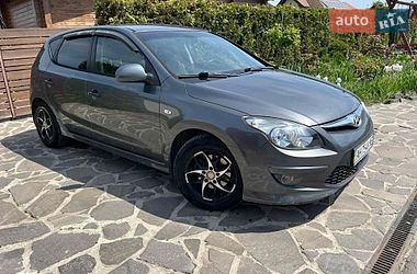 Хетчбек Hyundai i30 2010 в Ужгороді