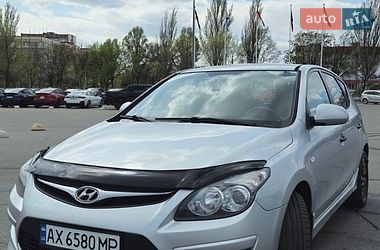 Хетчбек Hyundai i30 2011 в Дніпрі