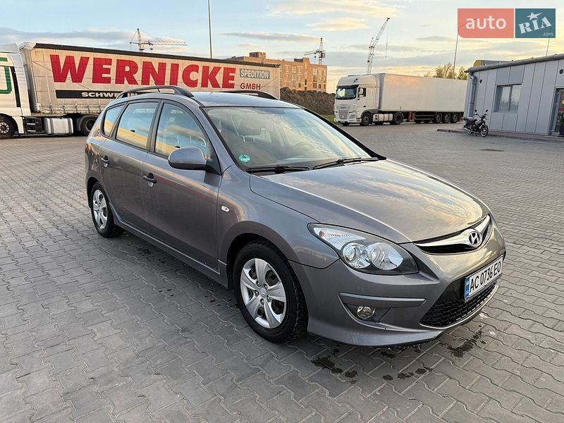 Универсал Hyundai i30 2011 в Луцке
