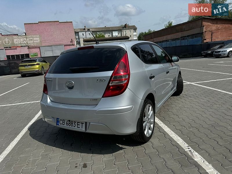 Хэтчбек Hyundai i30 2011 в Нежине