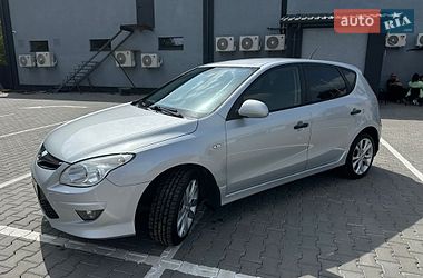 Хэтчбек Hyundai i30 2011 в Нежине