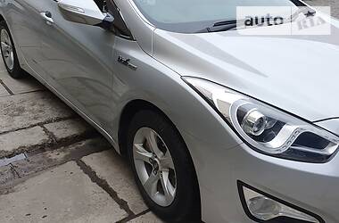 Седан Hyundai i40 2013 в Мукачево