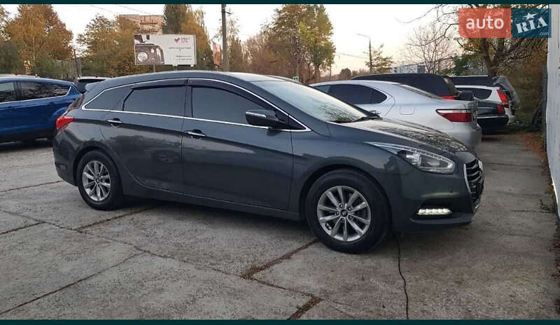Универсал Hyundai i40 2015 в Черновцах