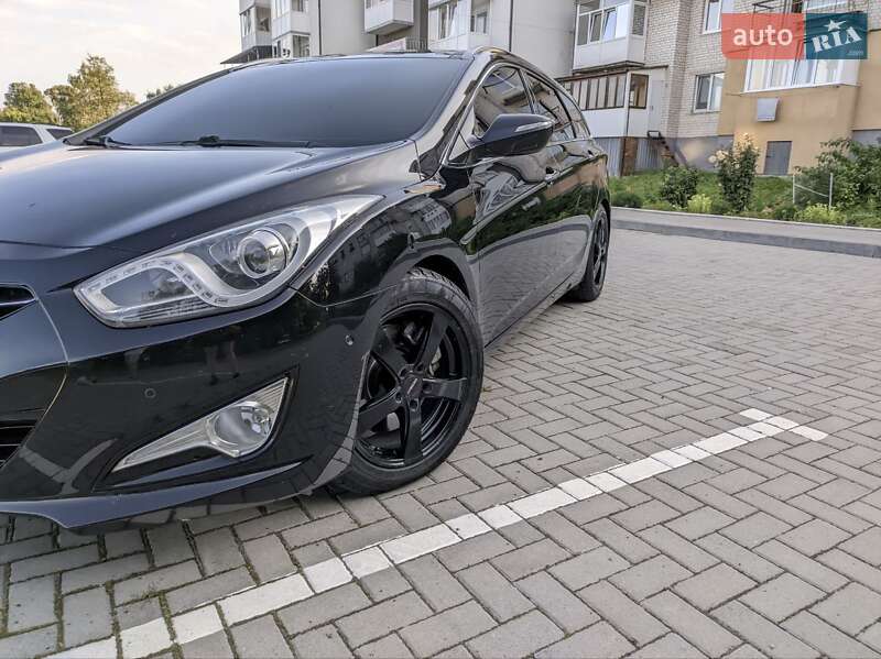 Универсал Hyundai i40 2011 в Дубно