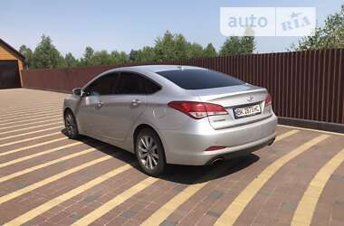 Седан Hyundai i40 2012 в Рокитному