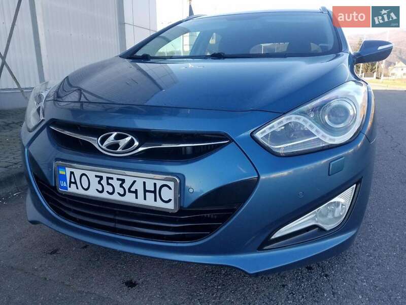 Универсал Hyundai i40 2011 в Хусте