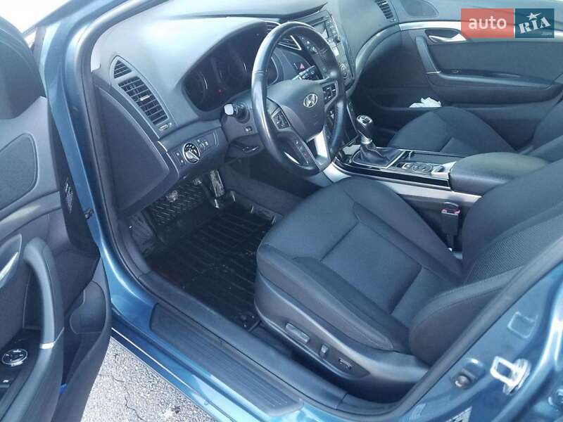 Универсал Hyundai i40 2011 в Хусте