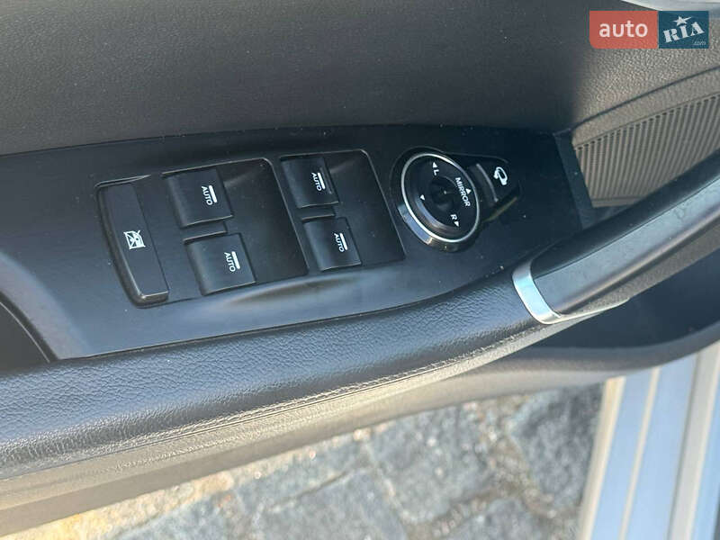 Універсал Hyundai i40 2011 в Золочеві