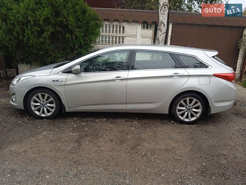 Универсал Hyundai i40 2012 в Иларионовом