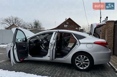 Седан Hyundai i40 2014 в Киеве