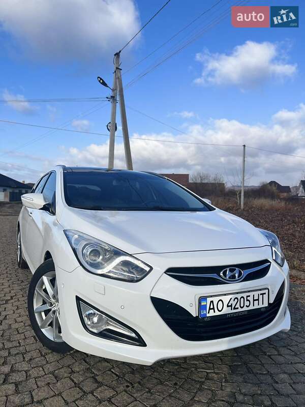 Універсал Hyundai i40 2011 в Ужгороді