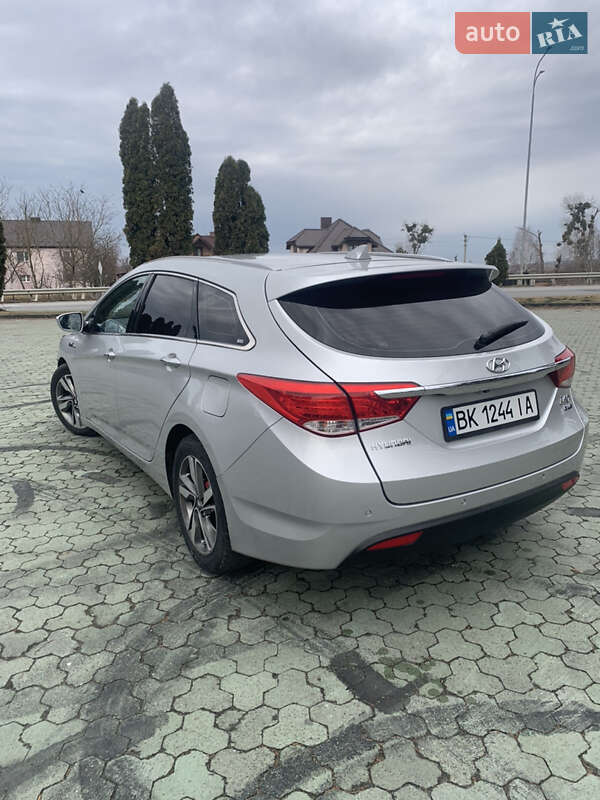 Универсал Hyundai i40 2014 в Дубно