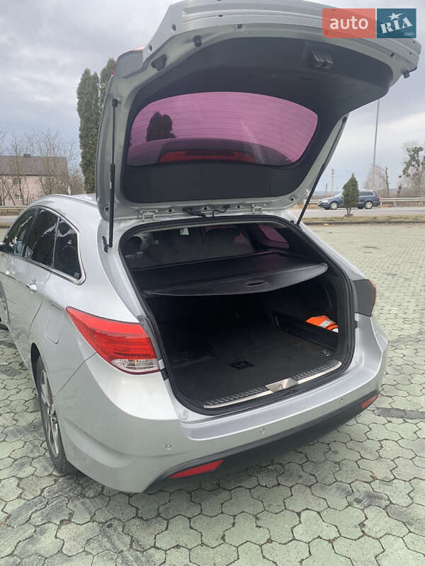 Универсал Hyundai i40 2014 в Дубно