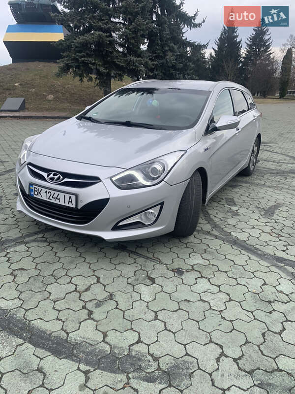 Универсал Hyundai i40 2014 в Дубно