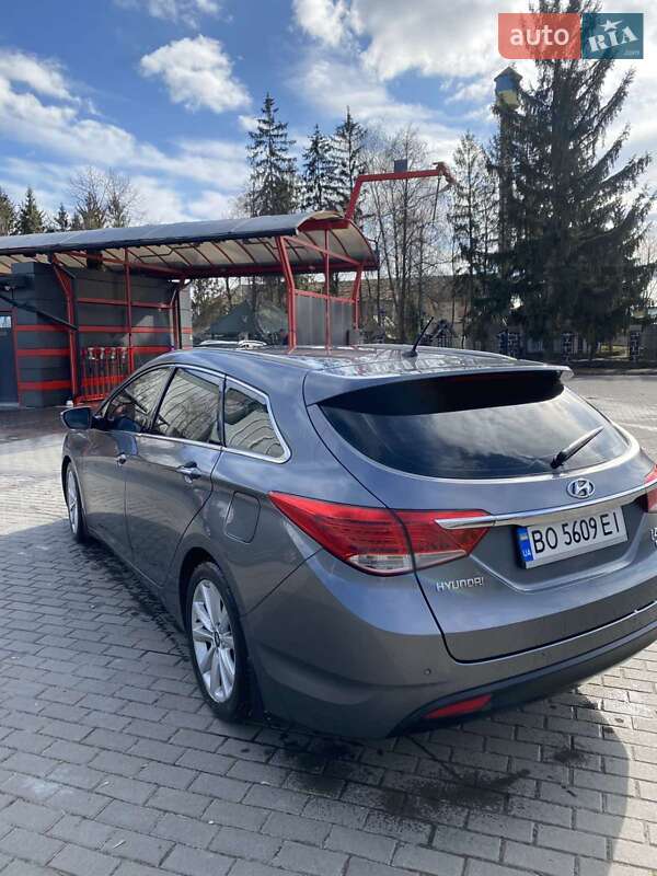 Універсал Hyundai i40 2011 в Радивиліві