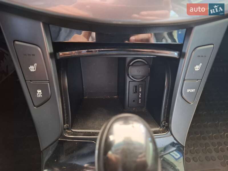 Универсал Hyundai i40 2012 в Николаеве