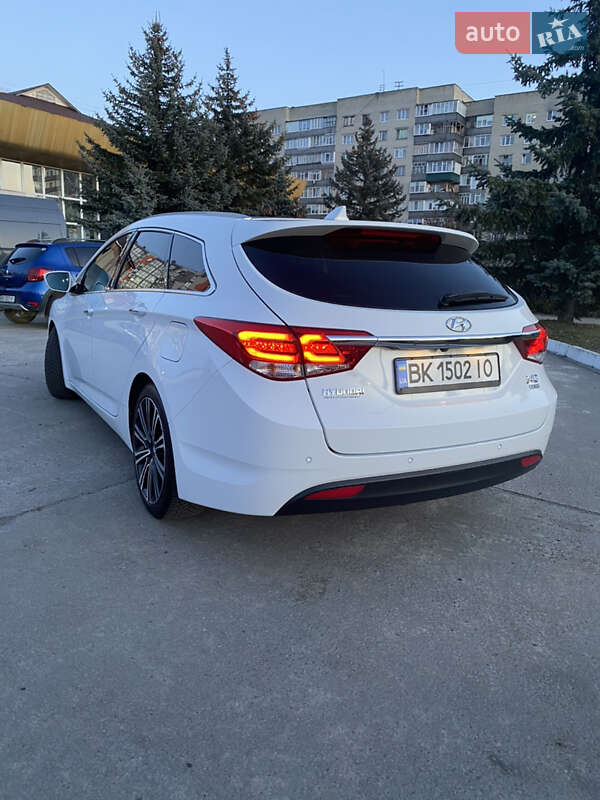 Универсал Hyundai i40 2015 в Вараше