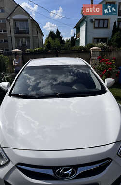 Седан Hyundai i40 2013 в Ужгороде