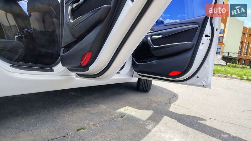 Универсал Hyundai i40 2012 в Нетешине