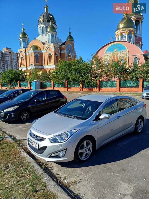 Седан Hyundai i40 2012 в Киеве